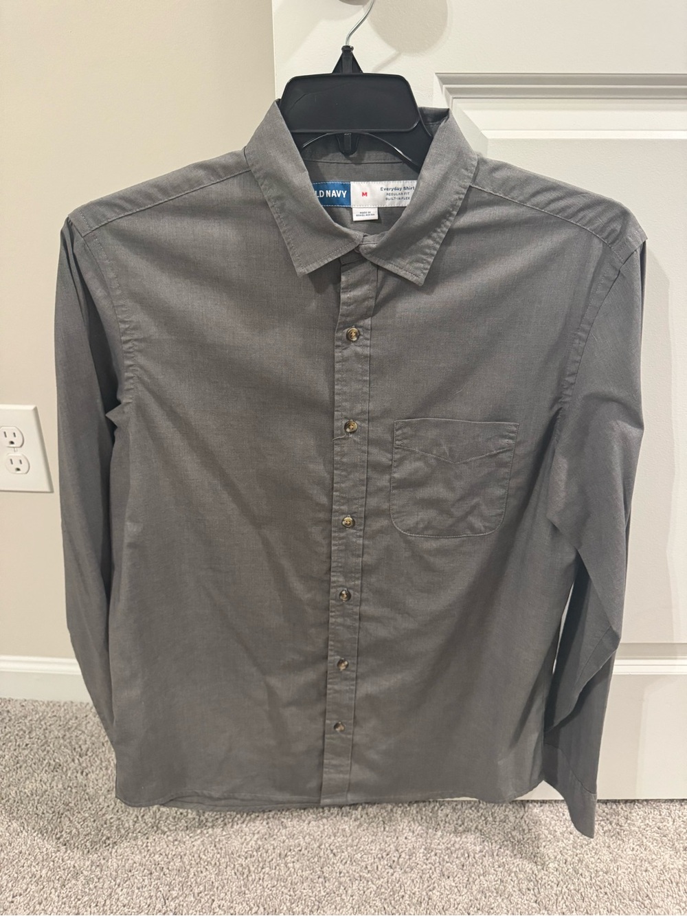 Old Navy Men's Charcoal Gray Long-Sleeve Button-Down Shirt
